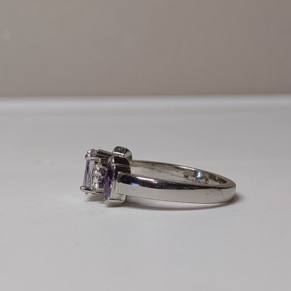 Pretty Silver Tone Ring With Purple Stones Size 8.75 - Picture 3 of 14